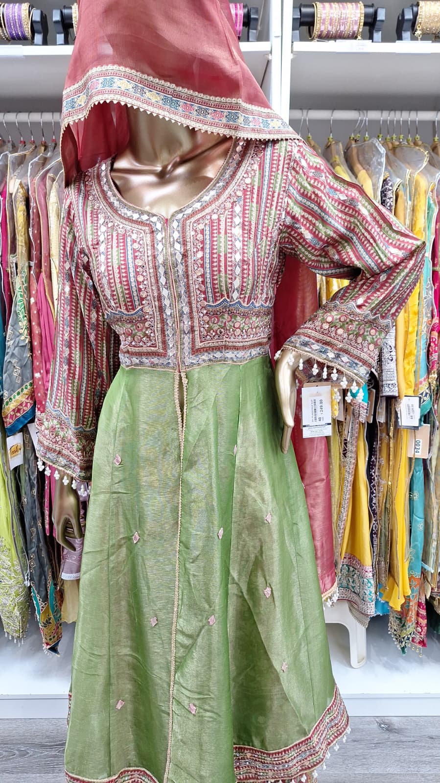 Royal Threads of Tradition