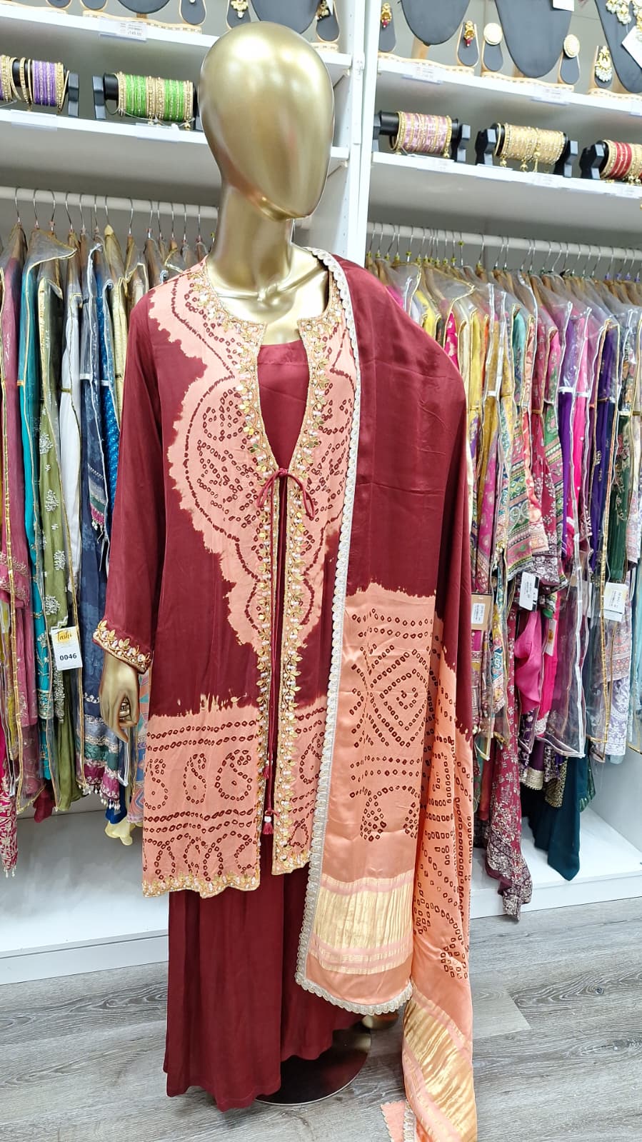 Peach & Maroon: A Regal Blend