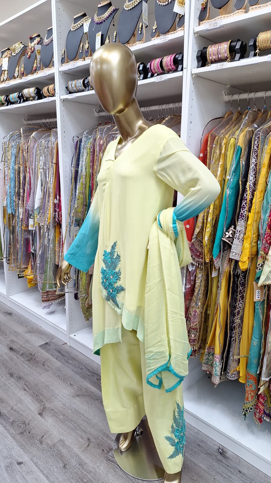 Breezy in Pistachio & Teal
