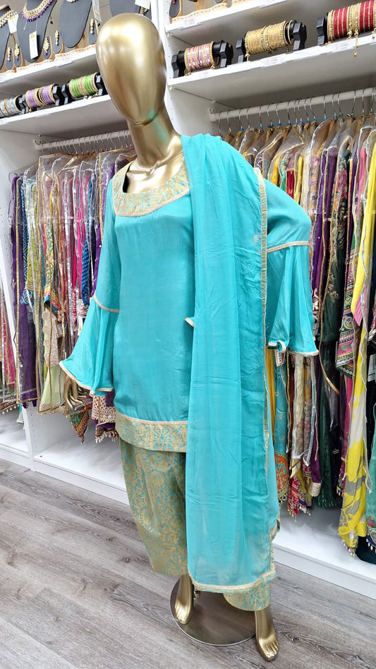 Turquoise Hour Glam