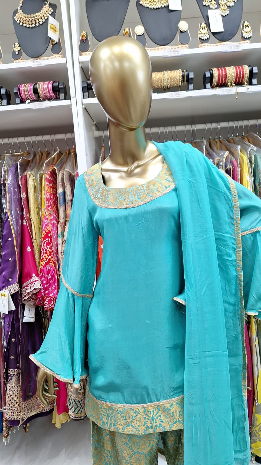 Turquoise Hour Glam