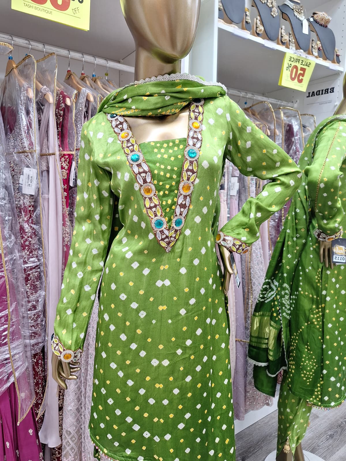 Sparkle in Bandhani
