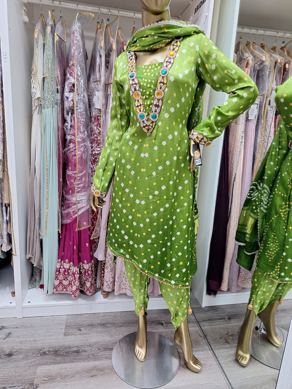 Sparkle in Bandhani